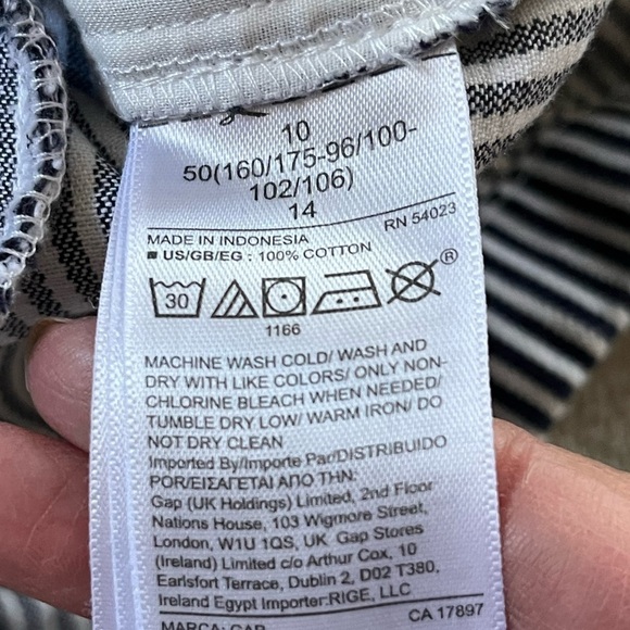 Gap High Rise Pleat Front PinStriped Cuffed Paperbag Shorts Button Fly Size 10 - Picture 11 of 13